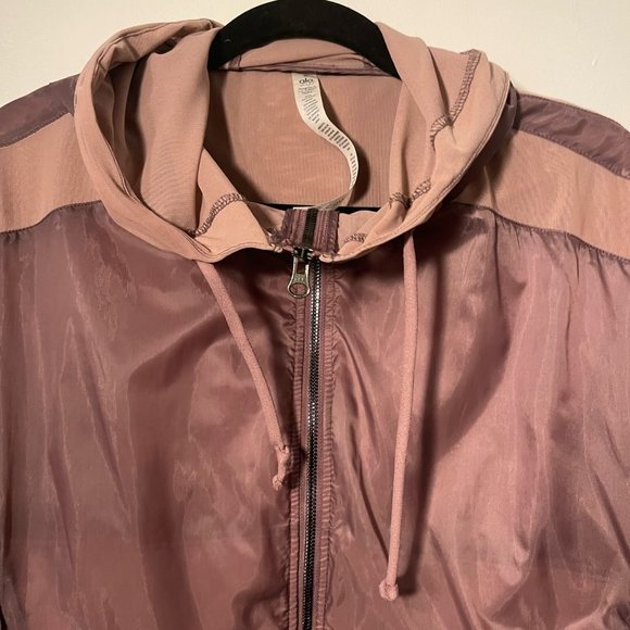 Alo Yoga Running Jacket Double Layer Size Small in Raisin - Picture 7 of 16